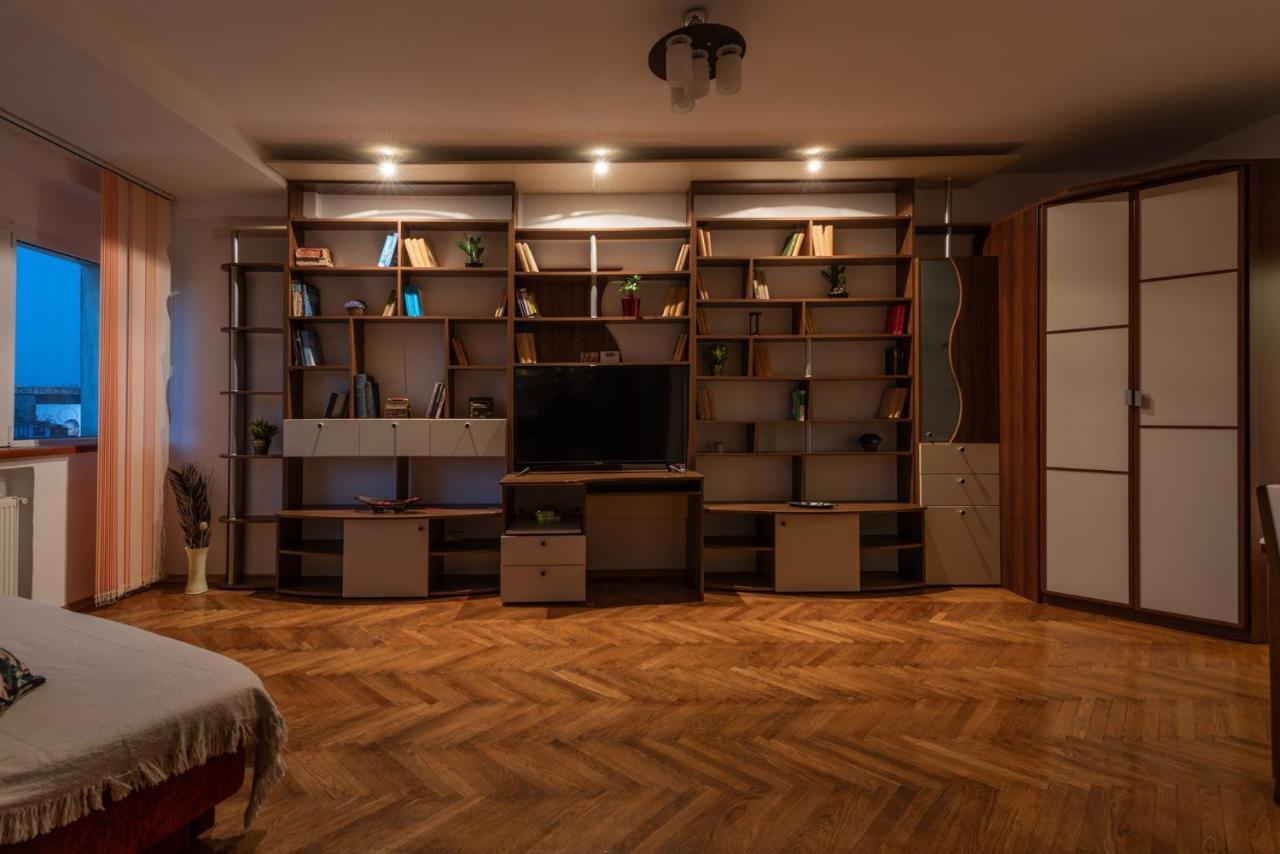 Old Town Home Library Bükreş Dış mekan fotoğraf